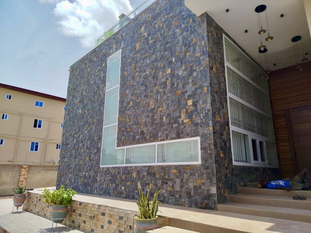 Premium Ghanaian gemstones and natural stones